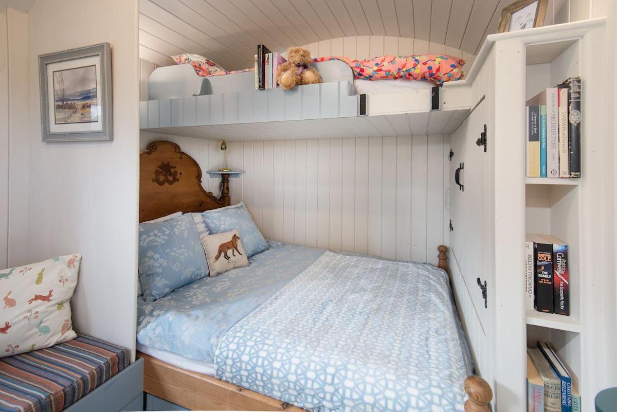 Cow Parsley Shepherd'S Hut Berwick Upon Tweed Exterior foto